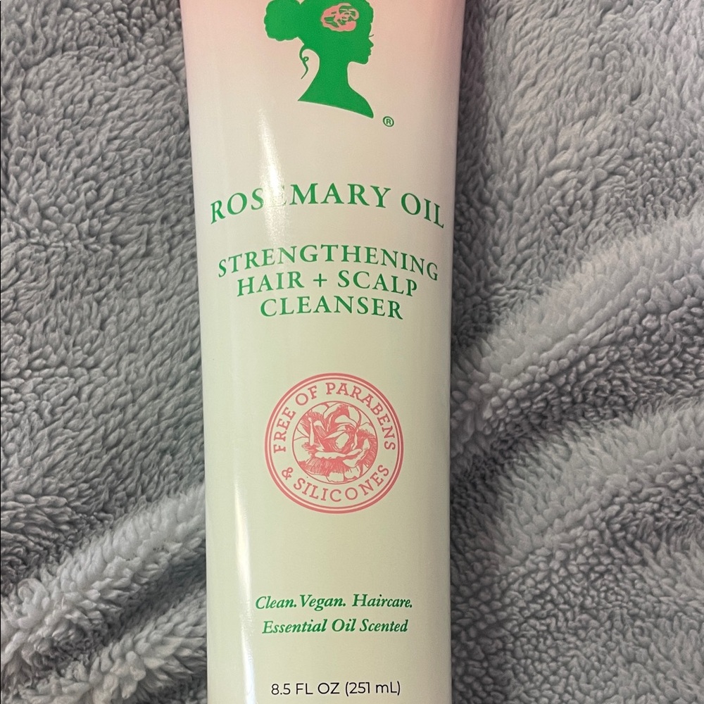 Rosemary Oil Strengthening Hair + Scalp Cleanser - Green and White - Picture 13 of 13